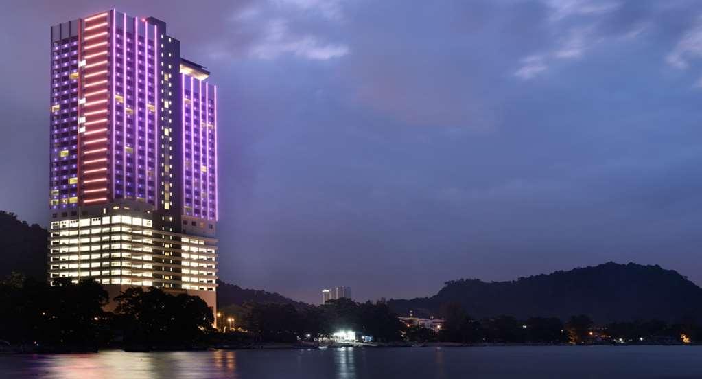 Lexis Suites Penang Bayan Lepas Buitenkant foto The View