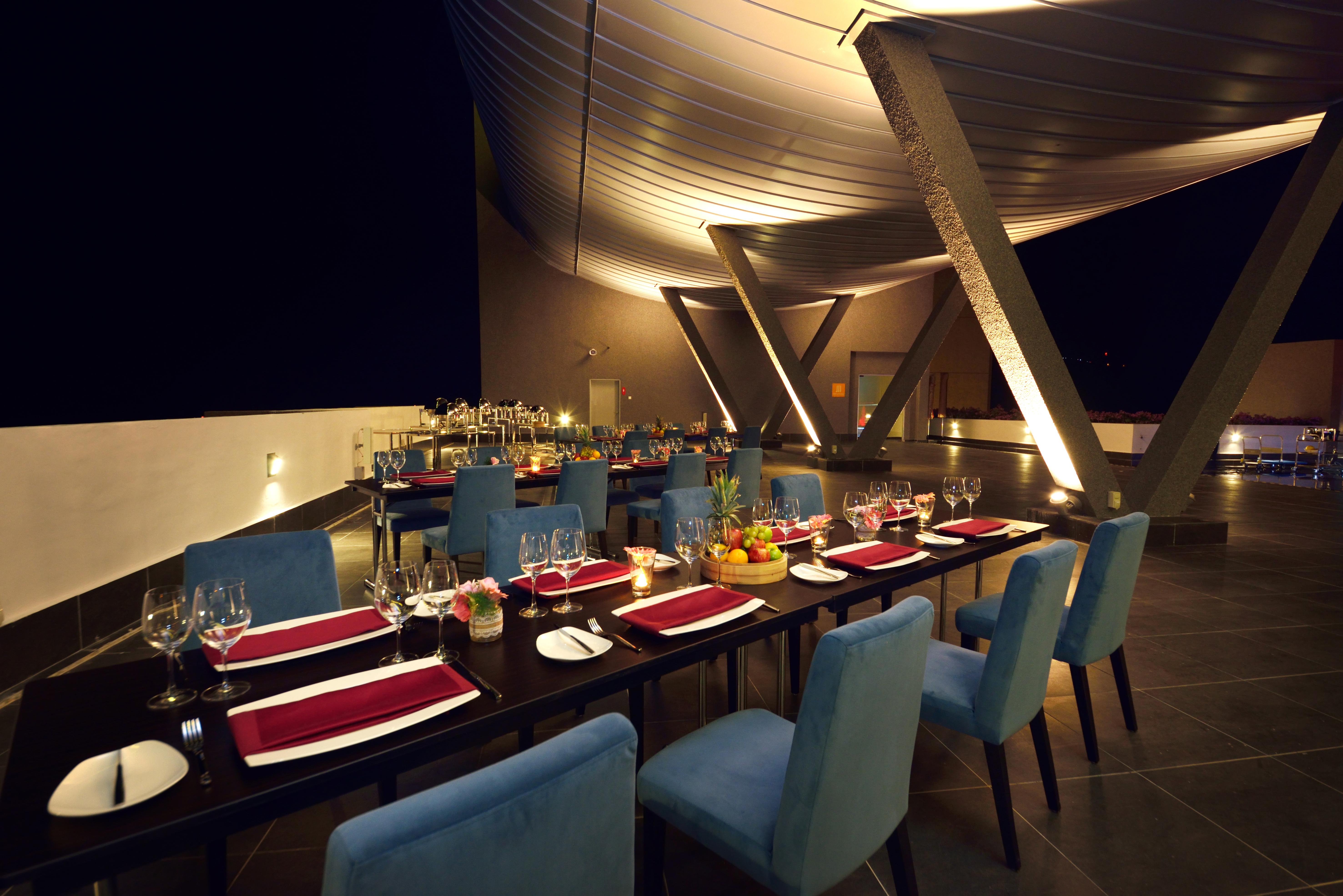 Lexis Suites Penang Bayan Lepas Buitenkant foto The Deck