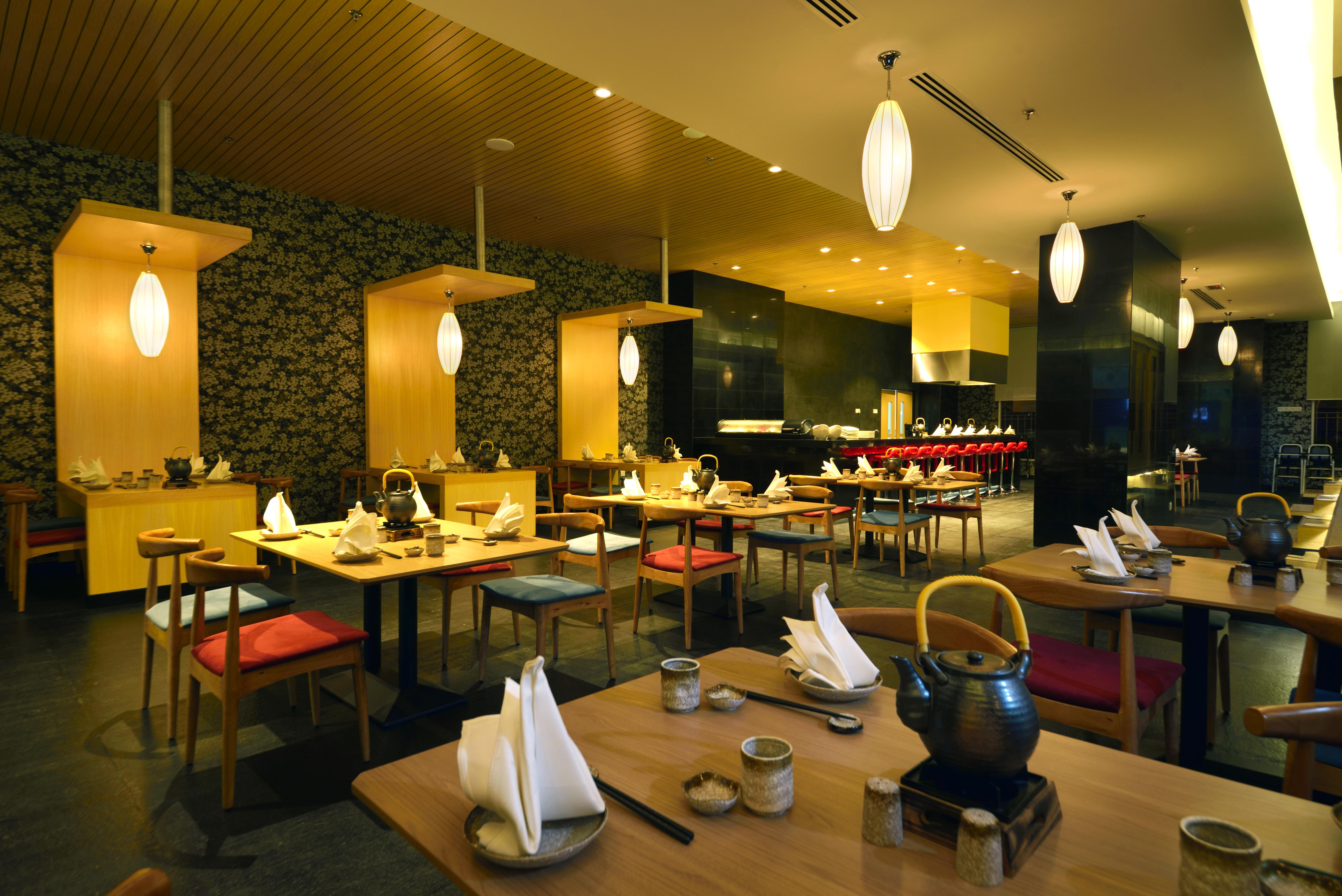 Lexis Suites Penang Bayan Lepas Buitenkant foto The interior of a restaurant in Kuala Lumpur, Malaysia