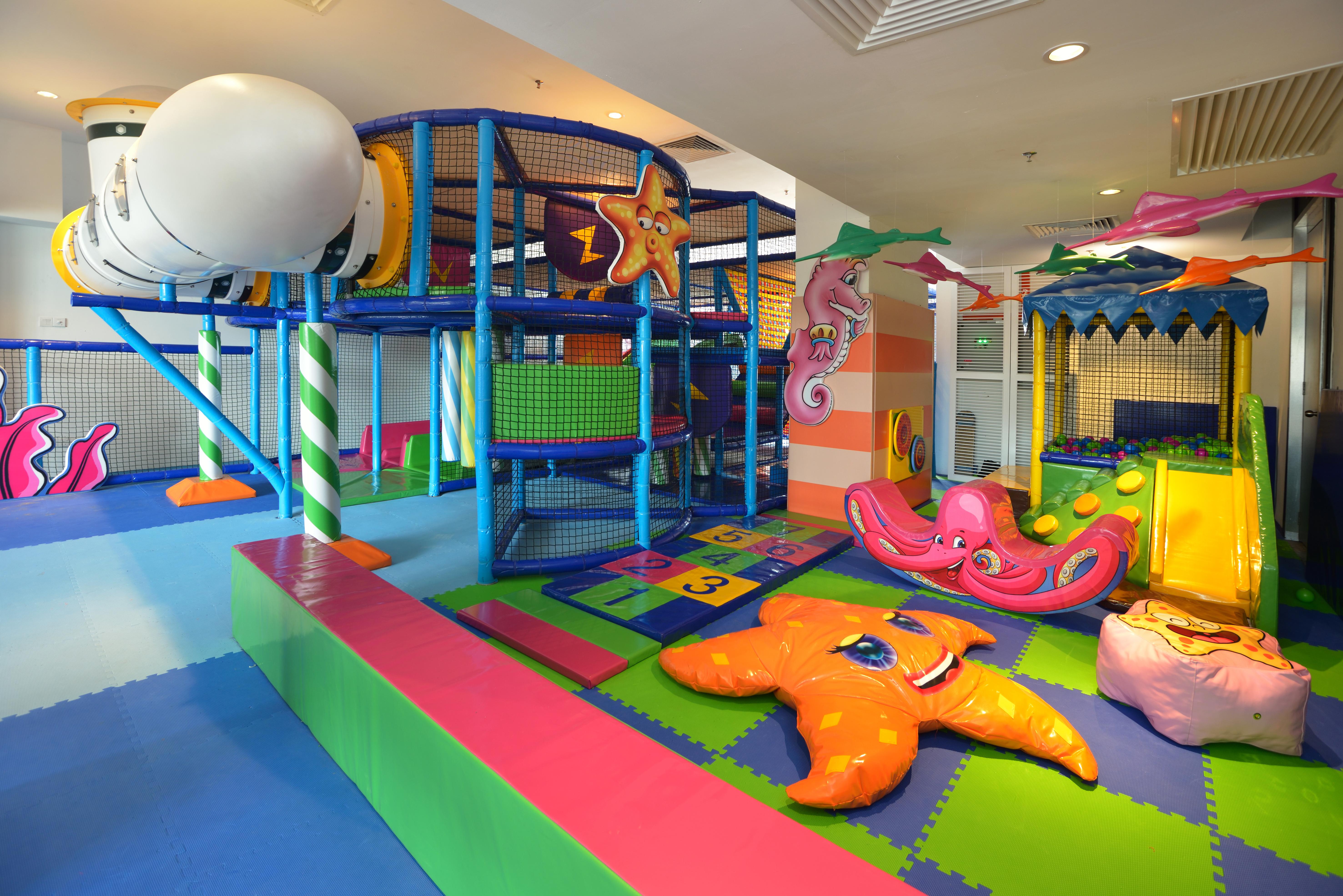 Lexis Suites Penang Bayan Lepas Buitenkant foto An indoor playground in the United Arab Emirates