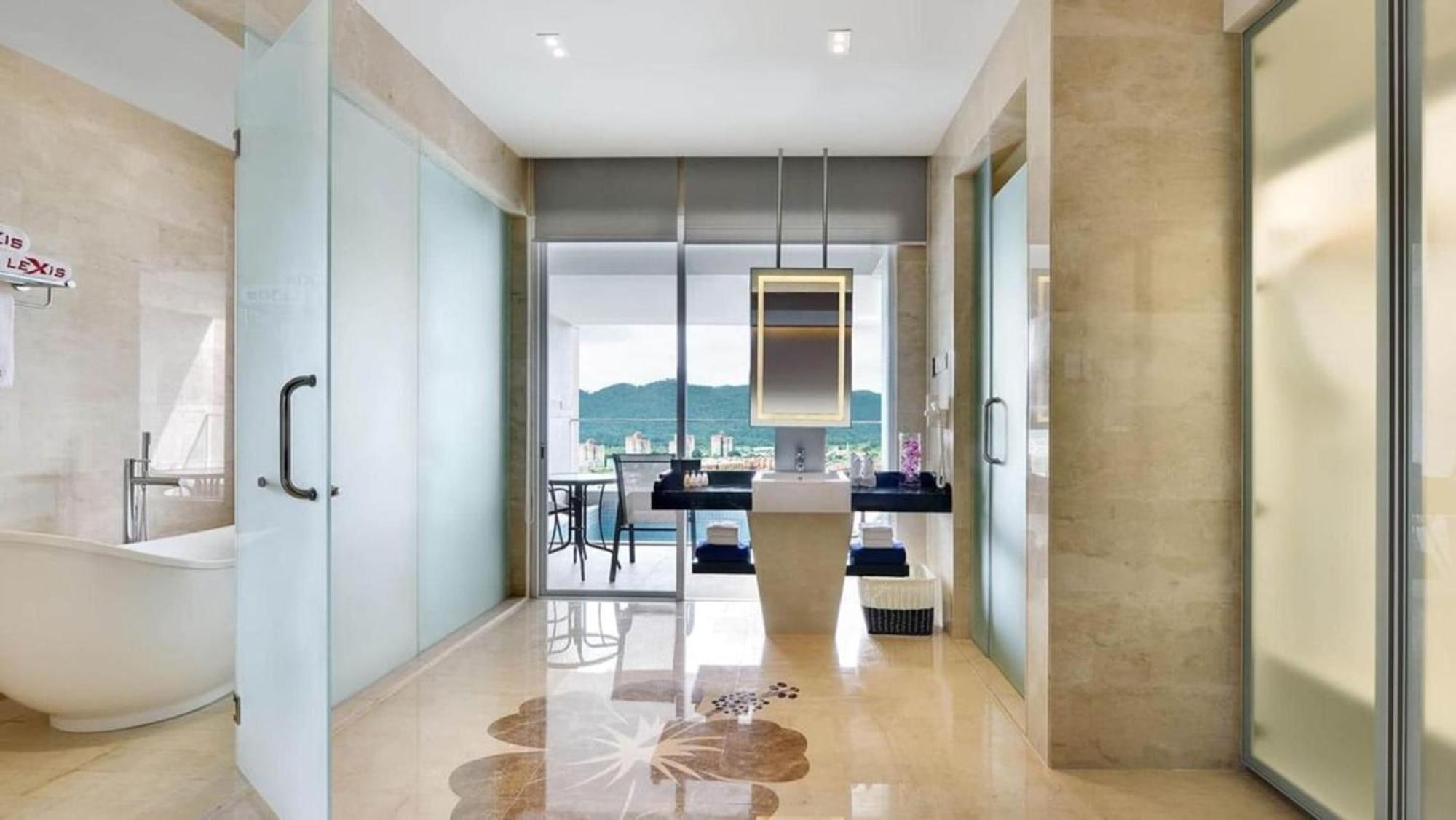 Lexis Suites Penang Bayan Lepas Buitenkant foto