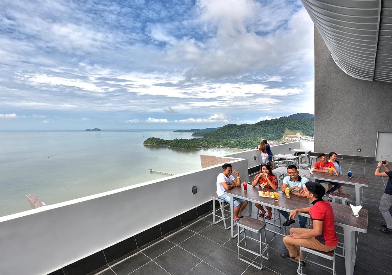Lexis Suites Penang Bayan Lepas Buitenkant foto Sky Bar
